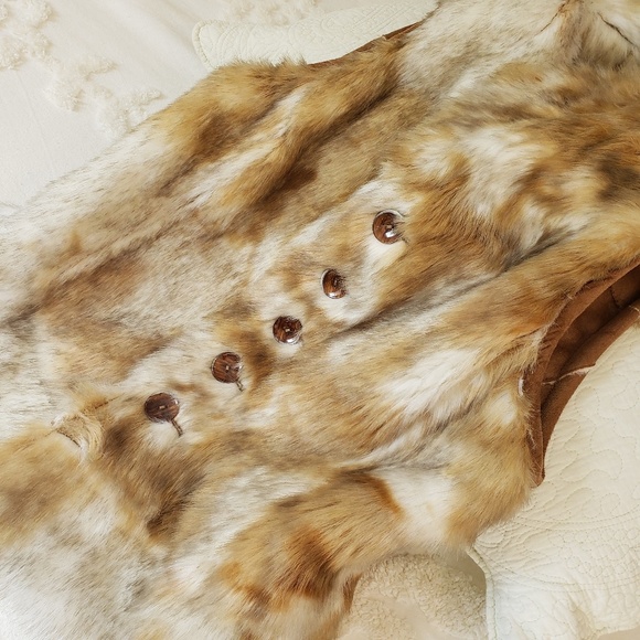 Suede & Faux Fur Reversible Woman's Vest. - Picture 8 of 8